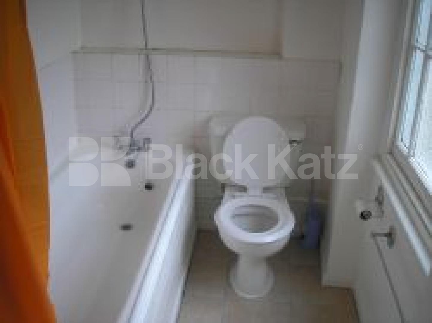 			2 Bedroom, 1 bath, 1 reception Flat			 Cantelowes Road, CAMDEN SQUARE NW1